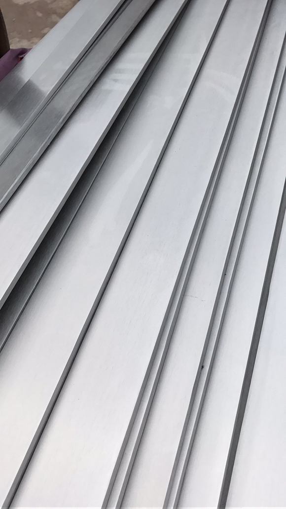 ����ֱ��